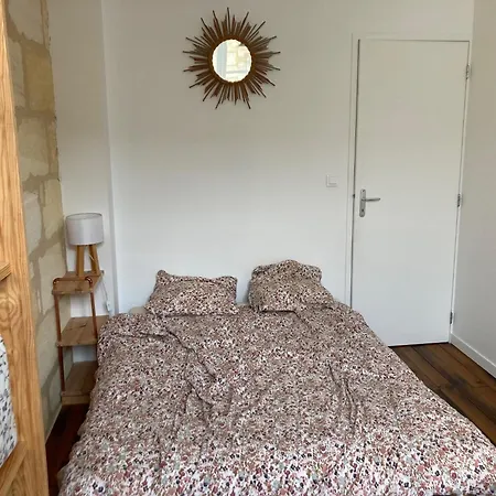 Quarto em Acomodações Particulares Dans Un Avec Jardin *